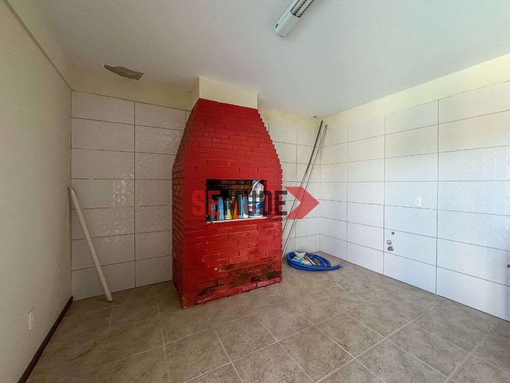 Casa à venda com 6 quartos, 290m² - Foto 8