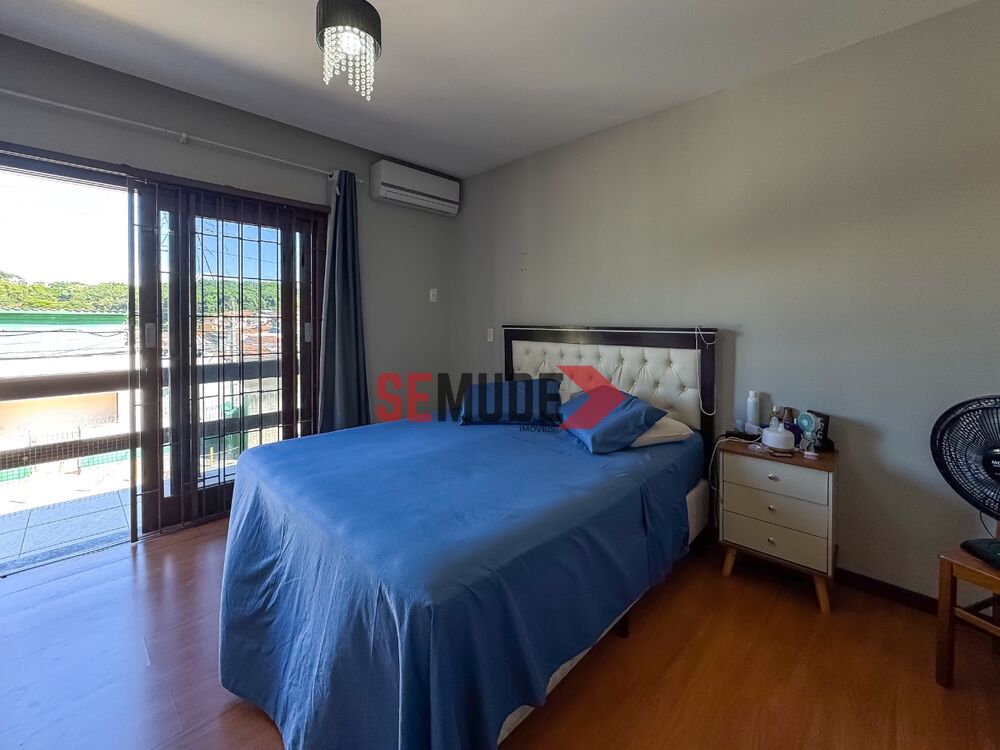 Casa à venda com 6 quartos, 290m² - Foto 4