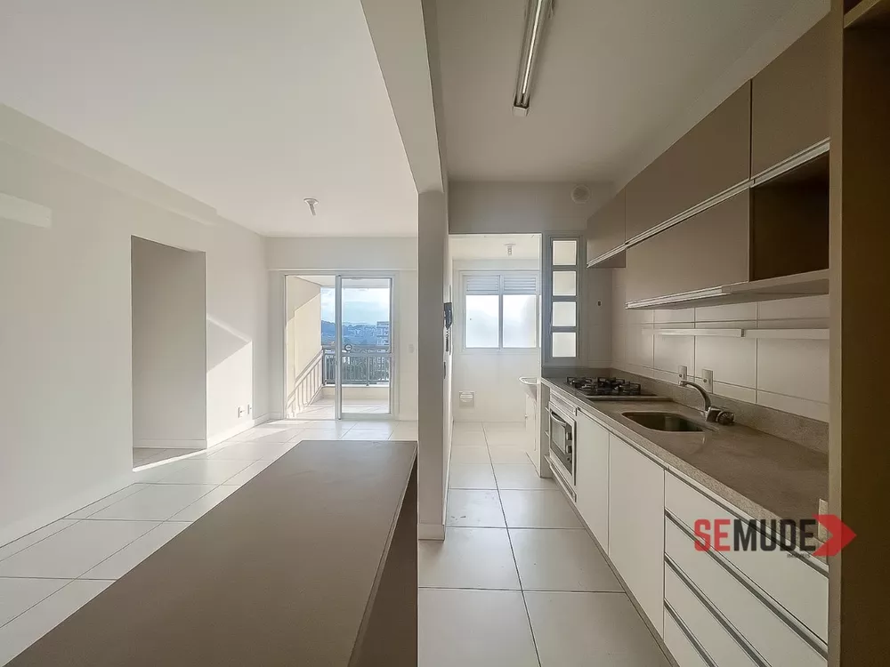 Apartamento à venda com 2 quartos, 70m² - Foto 2