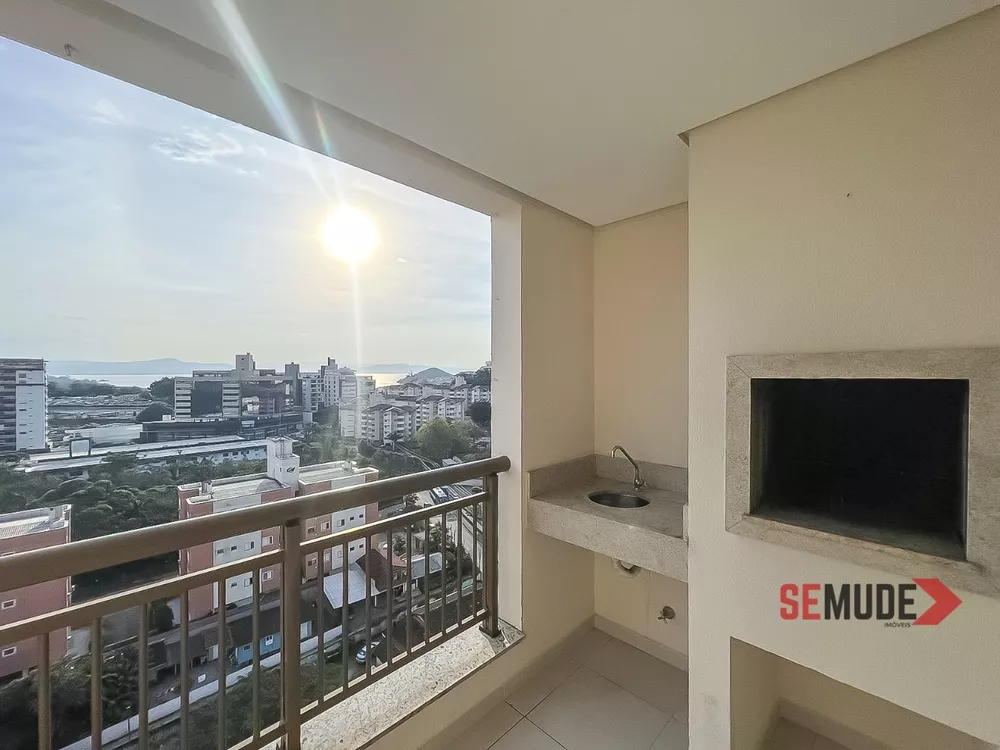 Apartamento à venda com 2 quartos, 70m² - Foto 1