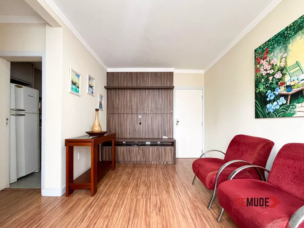 Apartamento à venda com 2 quartos, 70m² - Foto 2