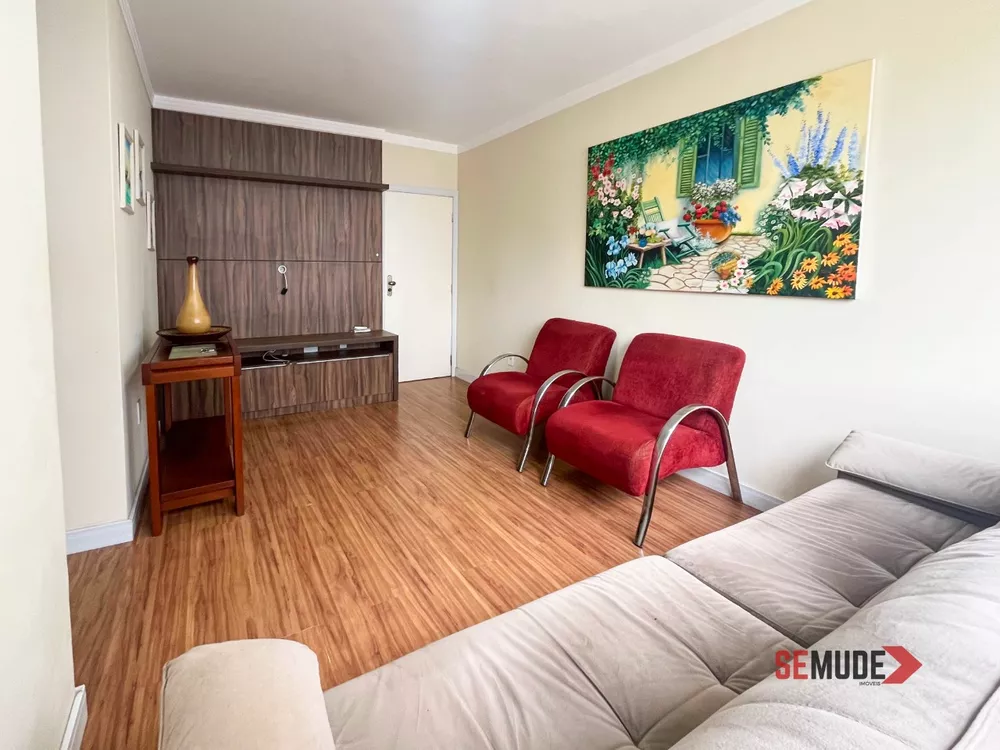 Apartamento à venda com 2 quartos, 70m² - Foto 1