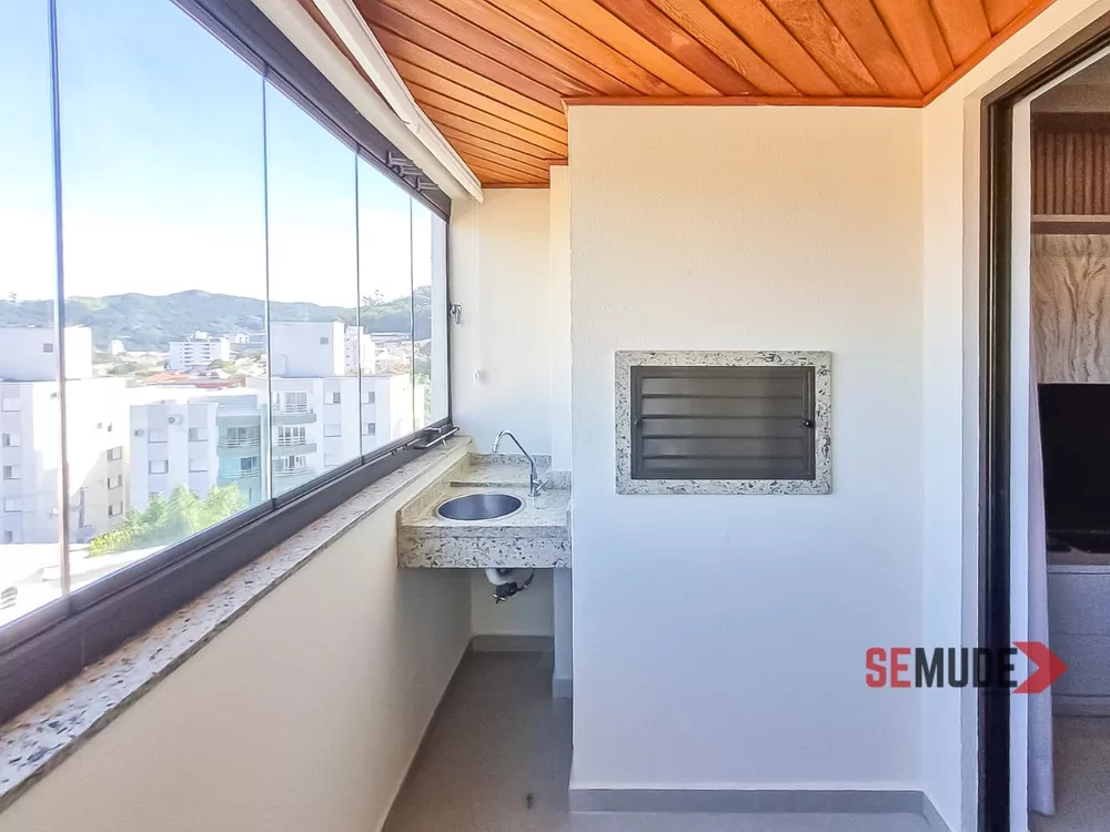 Apartamento à venda com 2 quartos, 70m² - Foto 3