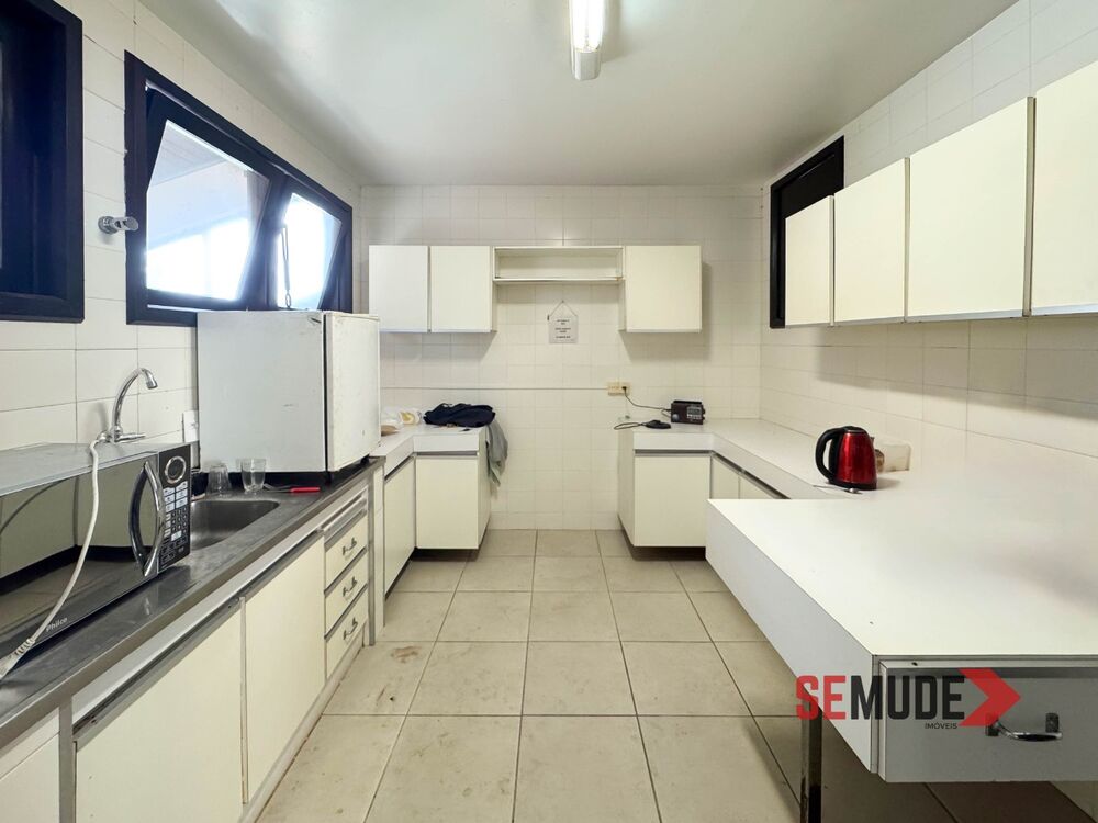 Casa à venda com 3 quartos, 190m² - Foto 2