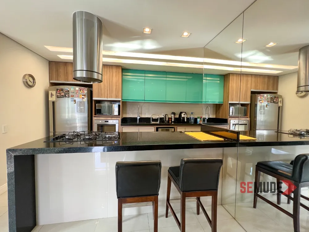 Cobertura, 3 quartos, 235 m² - Foto 1