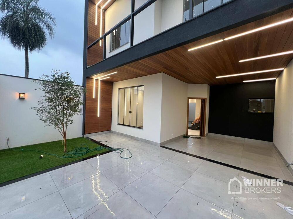 Sobrado à venda com 3 quartos, 170m² - Foto 1