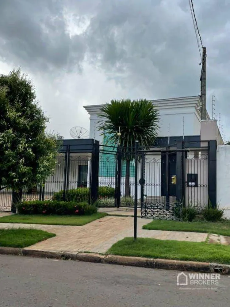 Casa, 4 quartos, 270 m² - Foto 1