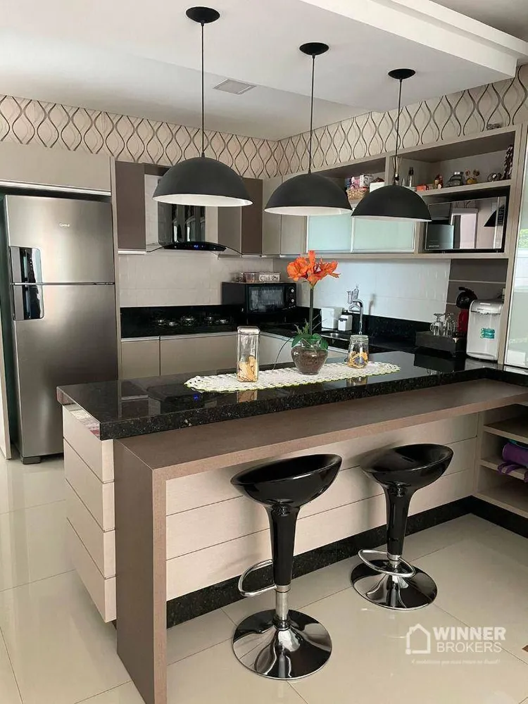 Casa, 4 quartos, 270 m² - Foto 4
