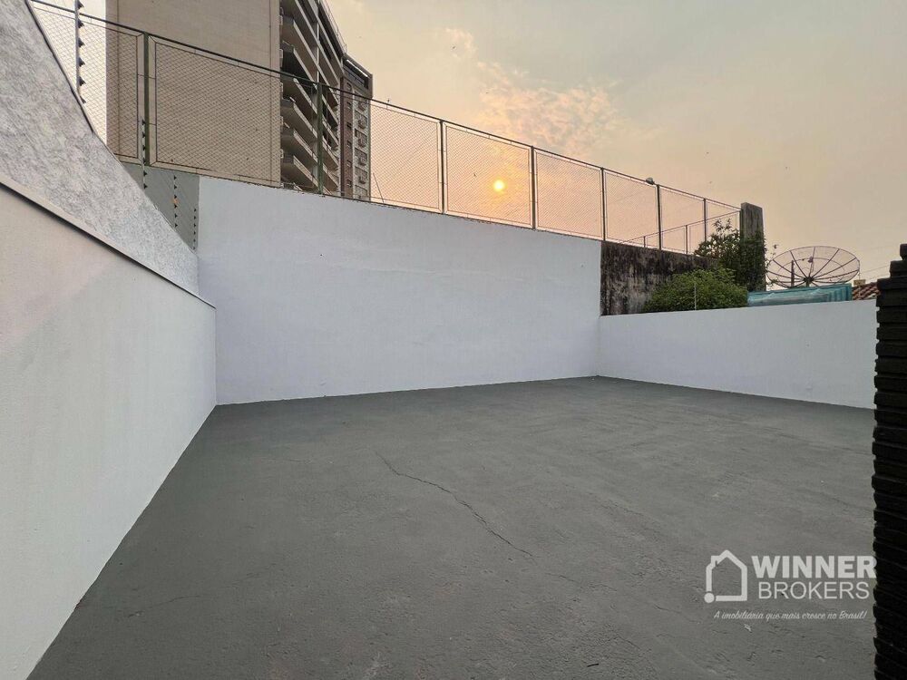 Casa à venda com 3 quartos, 240m² - Foto 10