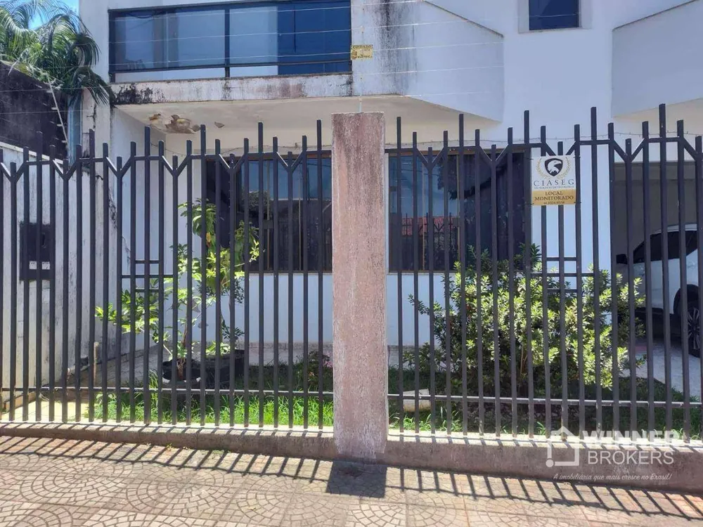 Casa, 5 quartos, 203 m² - Foto 1