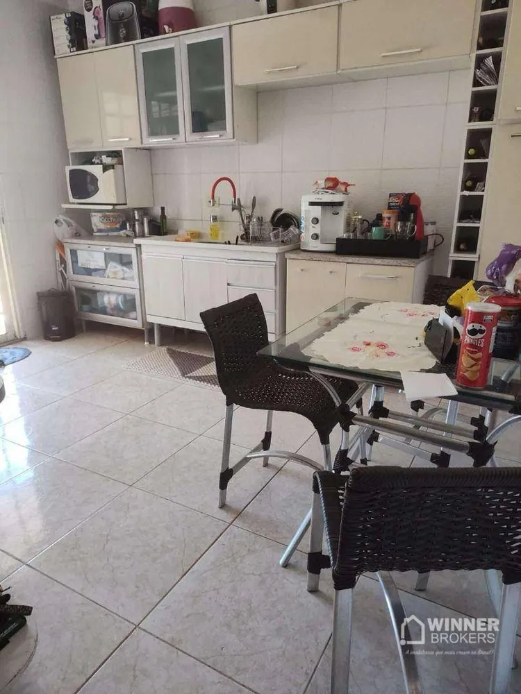Casa, 5 quartos, 203 m² - Foto 2