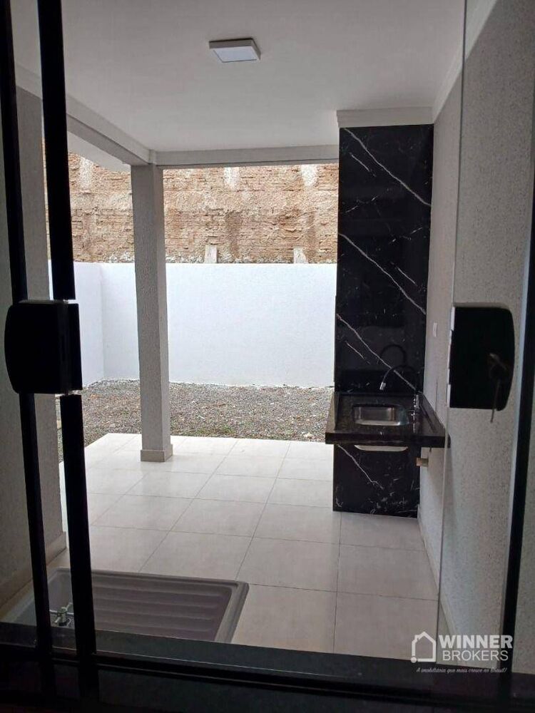 Casa à venda com 3 quartos, 79m² - Foto 4