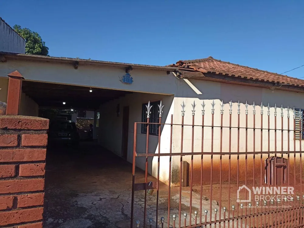 Casa, 4 quartos, 229 m² - Foto 1