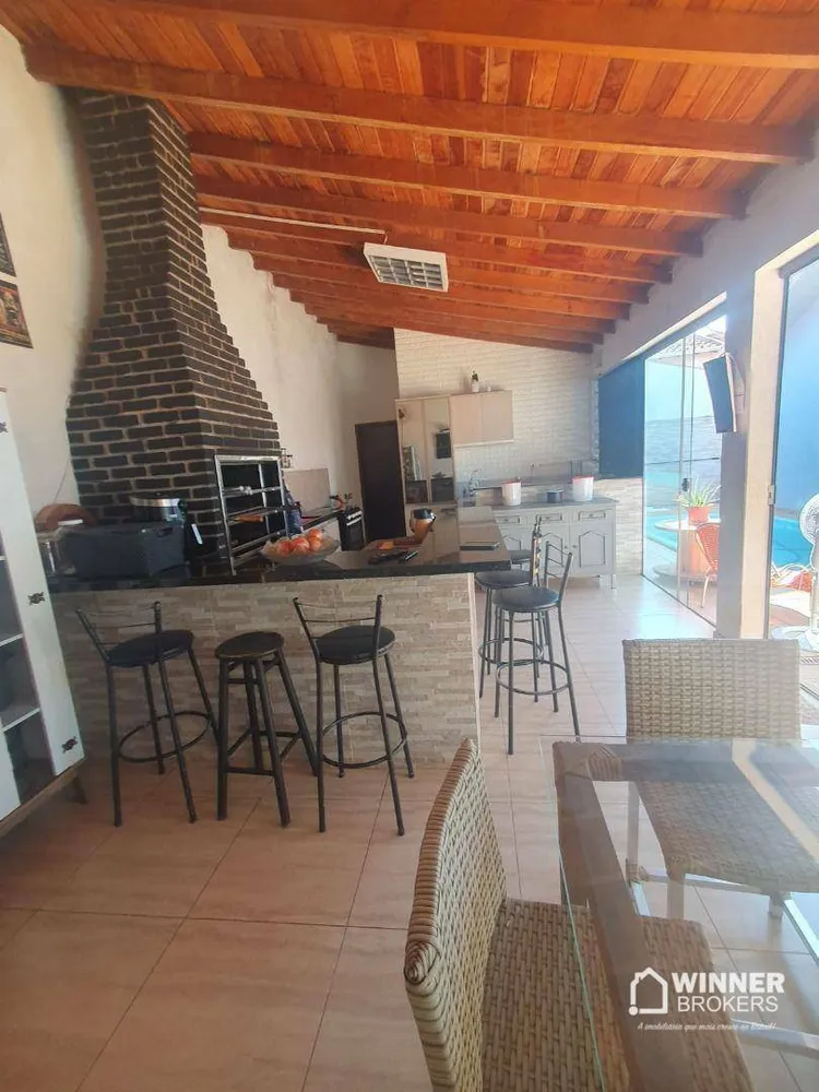 Casa, 3 quartos, 203 m² - Foto 1