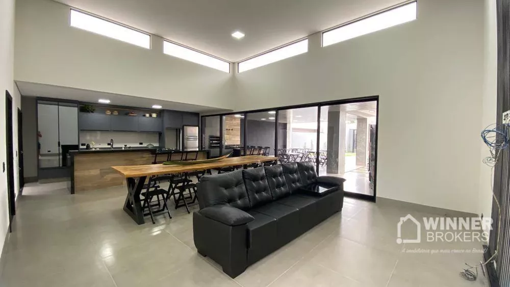 Casa à venda com 3 quartos, 210m² - Foto 8