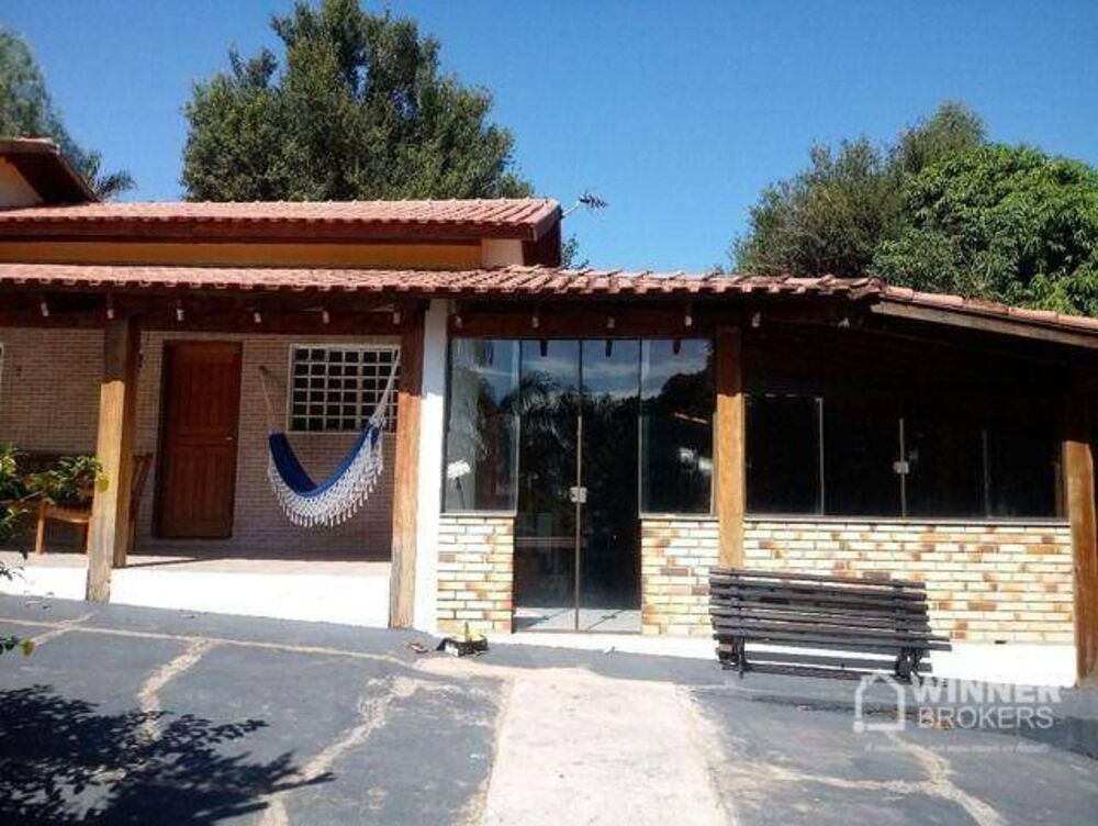 Chácara à venda com 3 quartos, 250m² - Foto 1