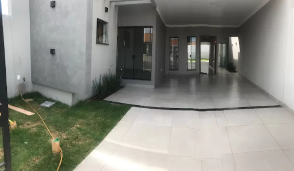 Casa à venda com 3 quartos, 132m² - Foto 1