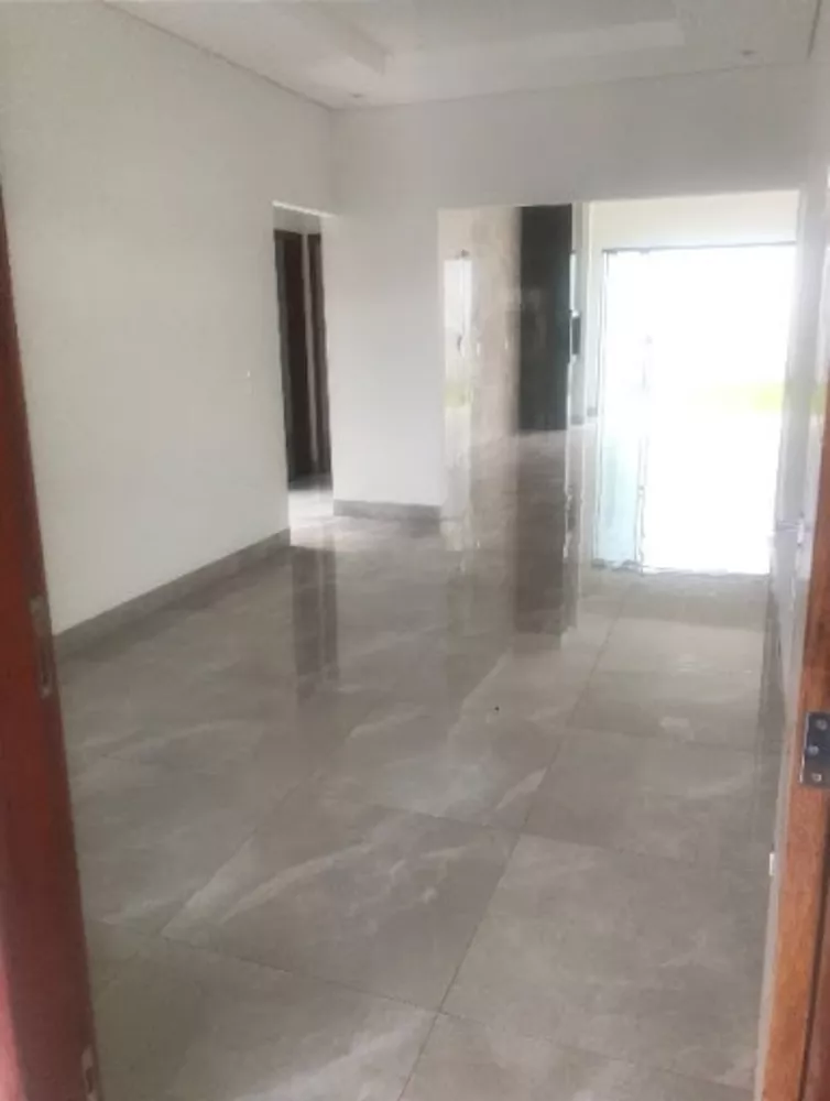 Casa à venda com 3 quartos, 132m² - Foto 2