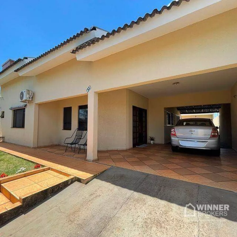 Casa à venda com 4 quartos, 238m² - Foto 2