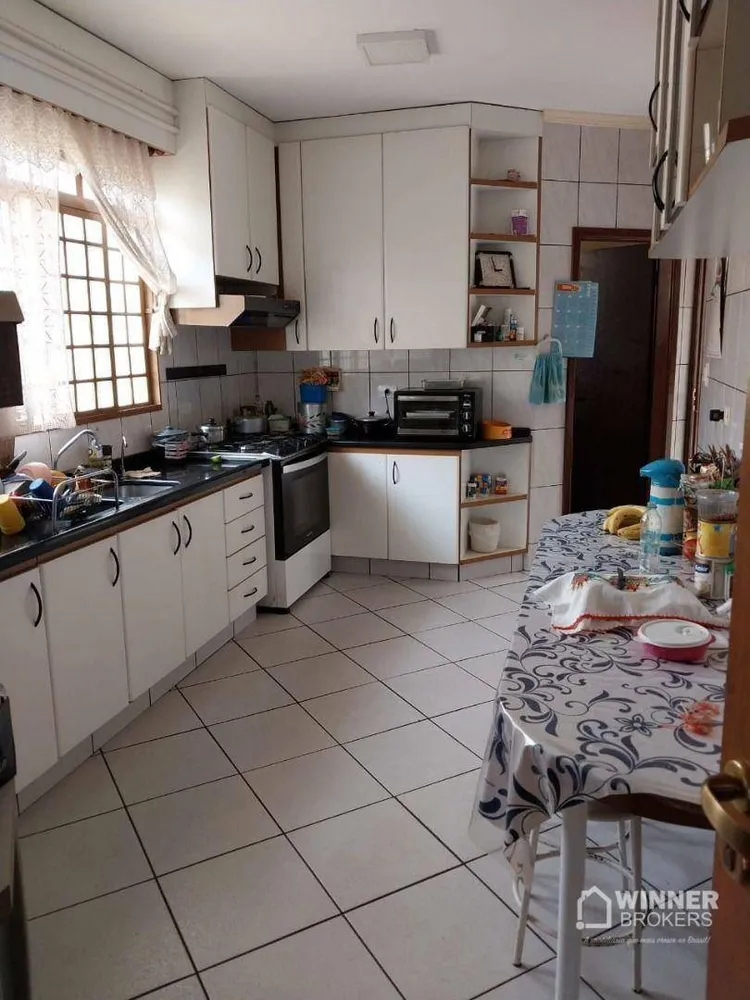 Casa, 5 quartos, 230 m² - Foto 4