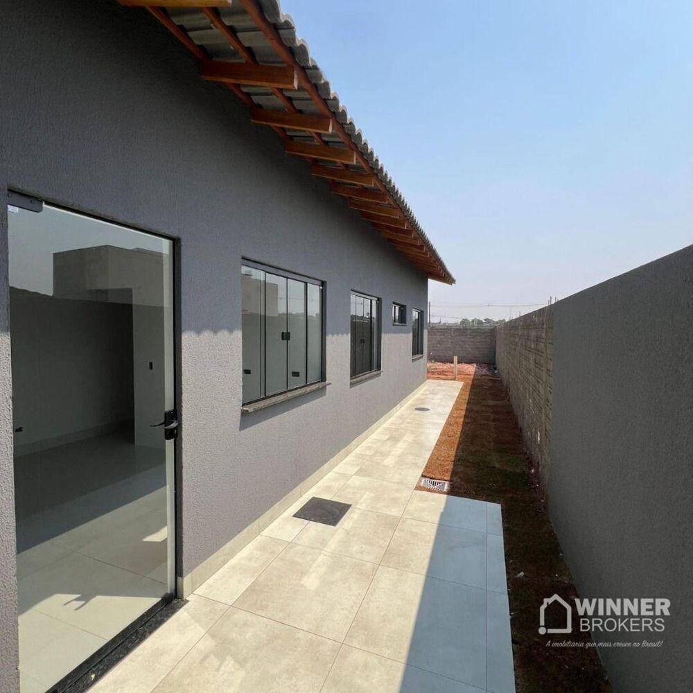 Casa à venda com 2 quartos, 60m² - Foto 2