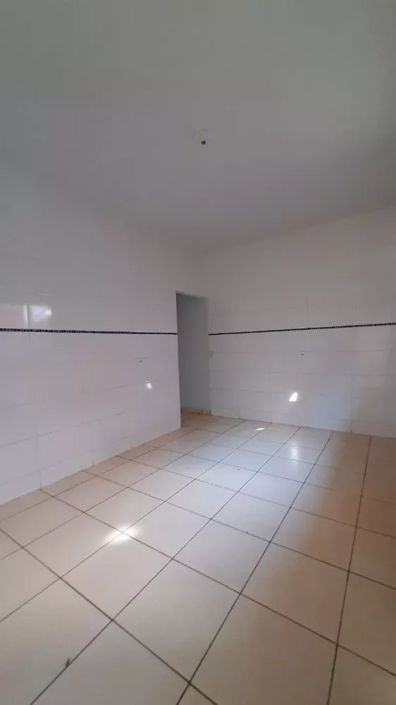 Casa à venda com 2 quartos, 65m² - Foto 4