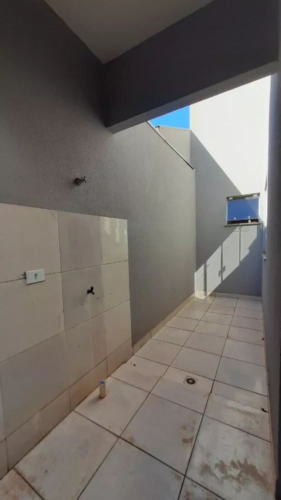 Casa à venda com 2 quartos, 65m² - Foto 8