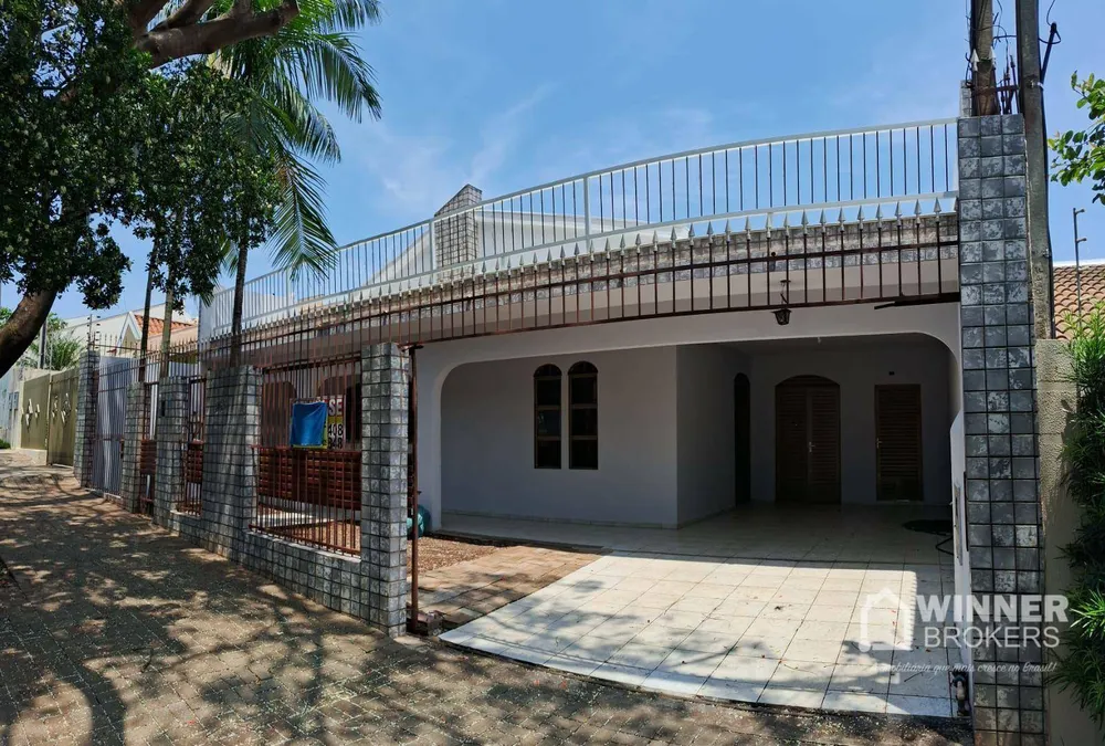 Casa, 4 quartos, 194 m² - Foto 1