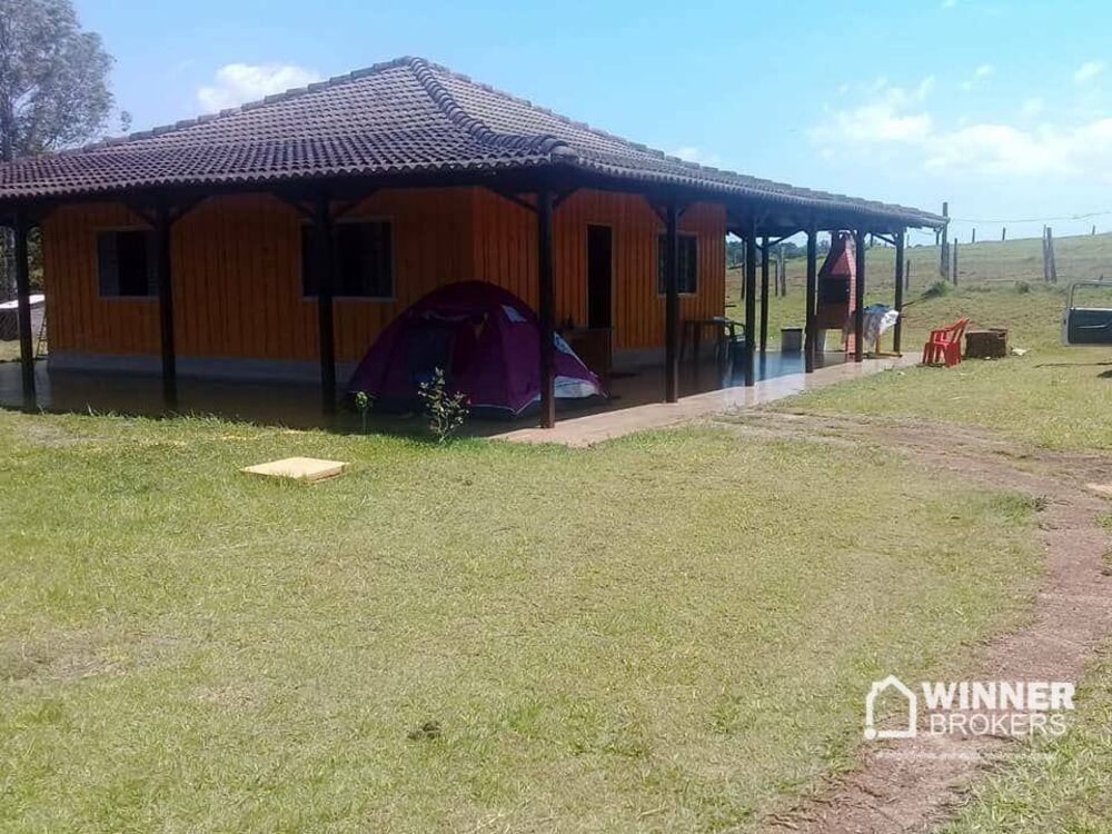 Chácara à venda com 2 quartos, 200m² - Foto 1