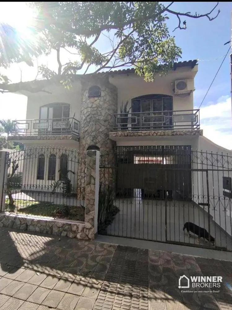 Sobrado, 3 quartos, 376 m² - Foto 1