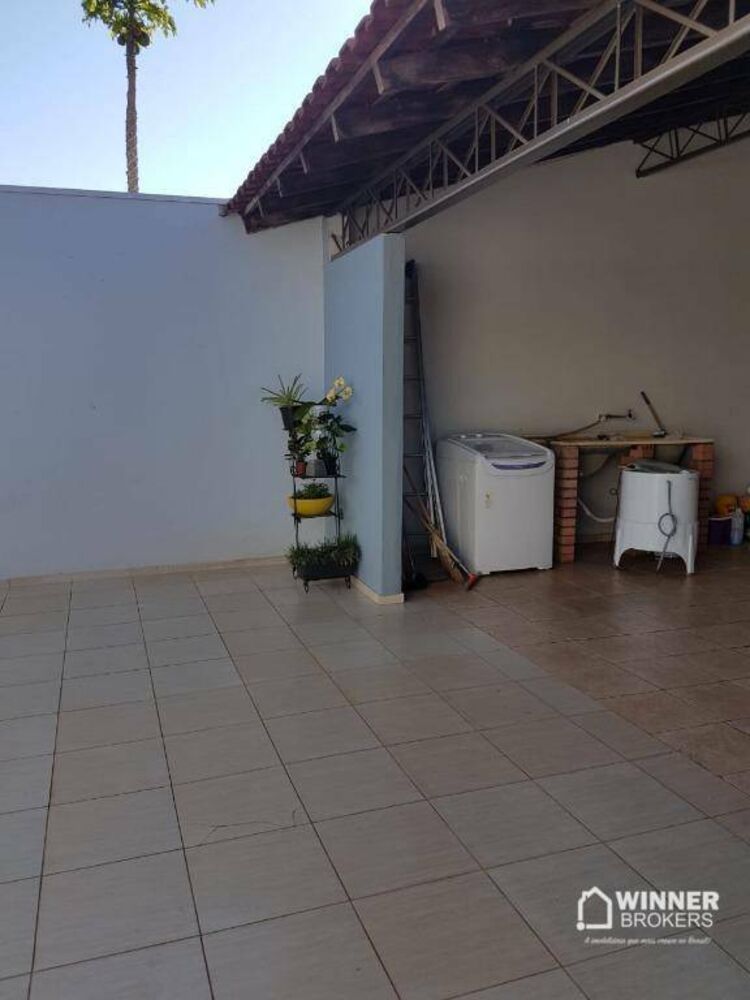 Casa à venda com 3 quartos, 300m² - Foto 4