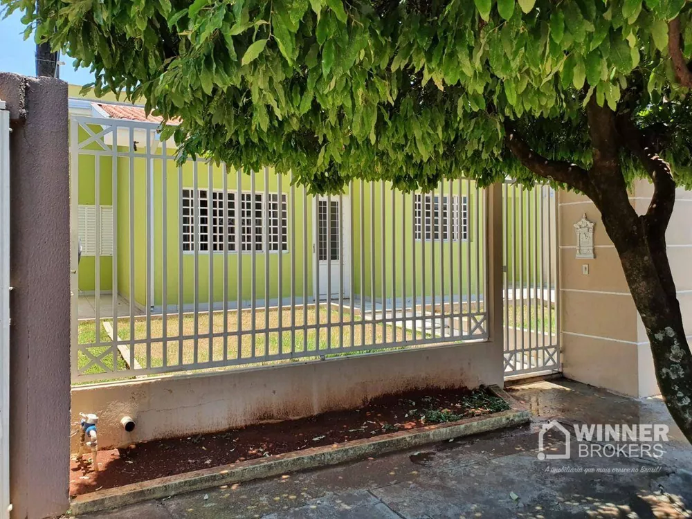 Casa à venda com 3 quartos, 100m² - Foto 2