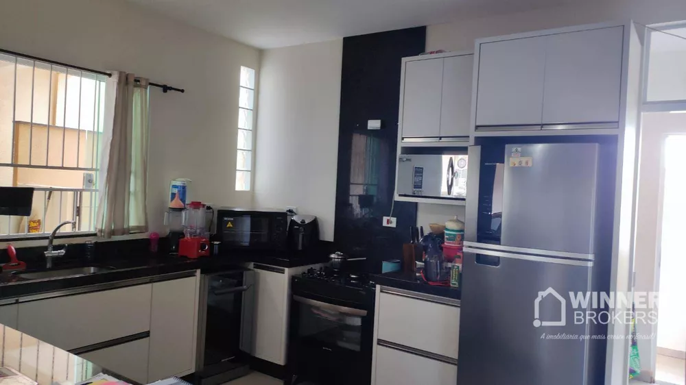 Casa à venda com 4 quartos, 256m² - Foto 6