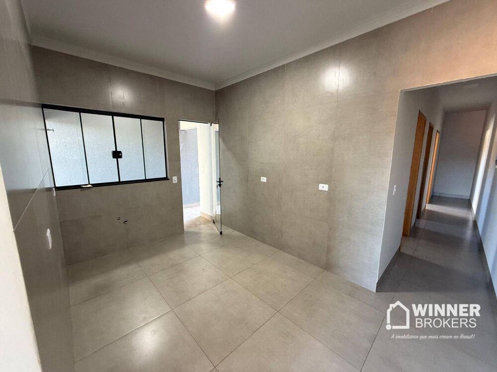 Casa à venda com 2 quartos, 60m² - Foto 4