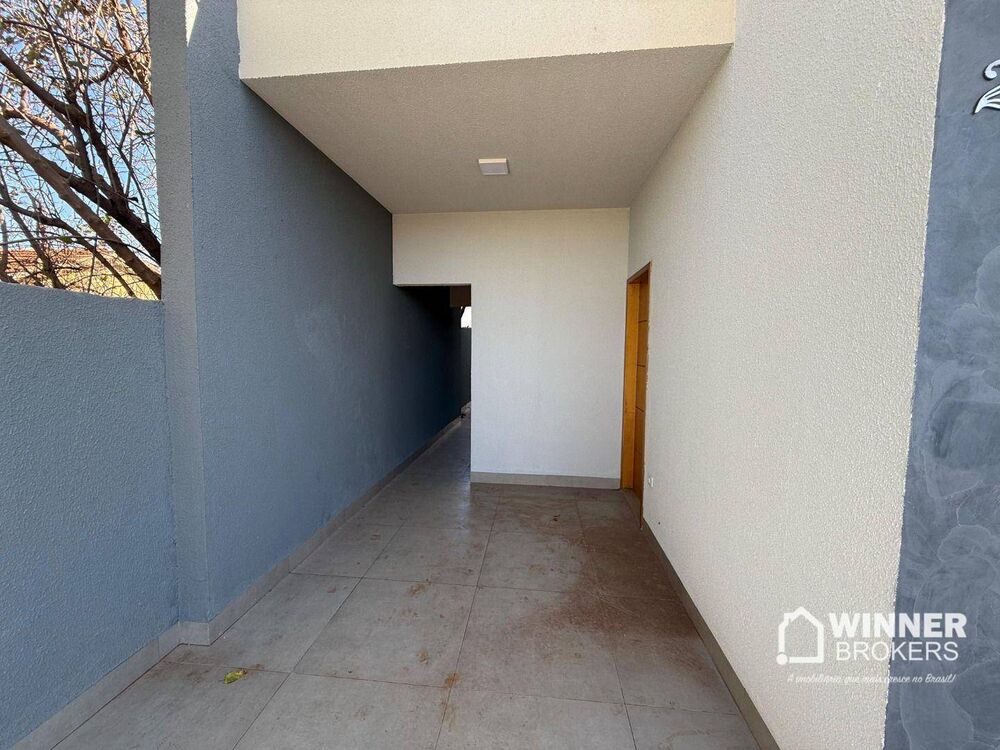 Casa à venda com 2 quartos, 60m² - Foto 2