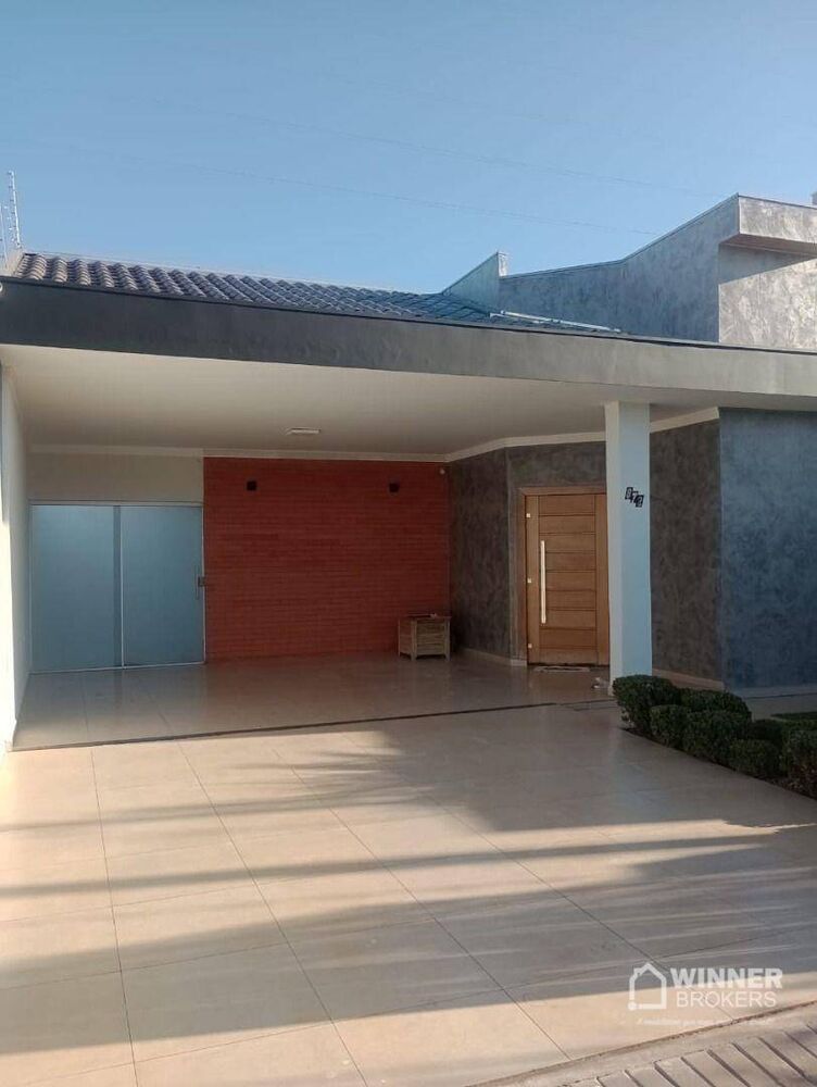 Casa à venda com 3 quartos, 176m² - Foto 1