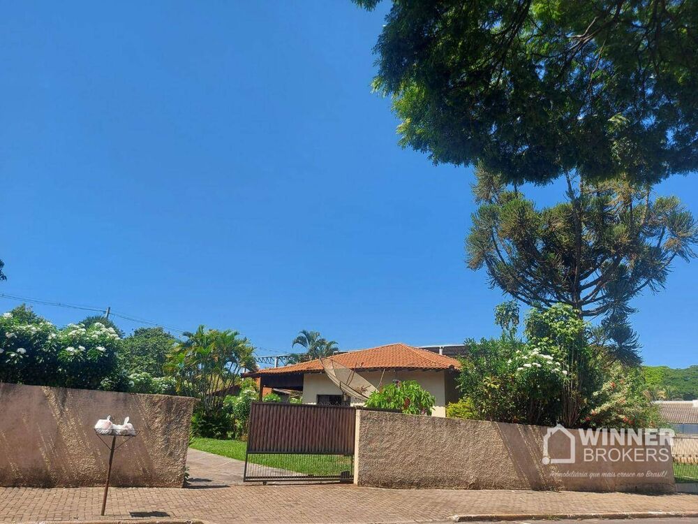 Casa à venda com 4 quartos, 480m² - Foto 2