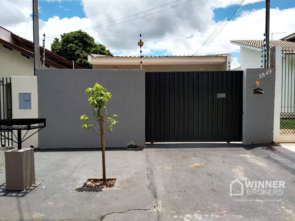 Casa à venda com 3 quartos, 198m² - Foto 1