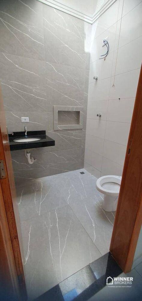 Casa à venda com 3 quartos, 72m² - Foto 2