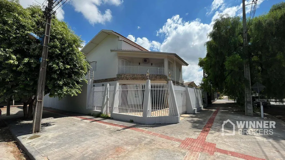 Sobrado, 3 quartos, 244 m² - Foto 1