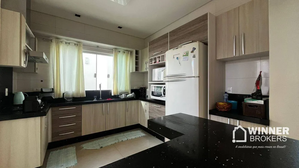 Casa, 3 quartos, 182 m² - Foto 2