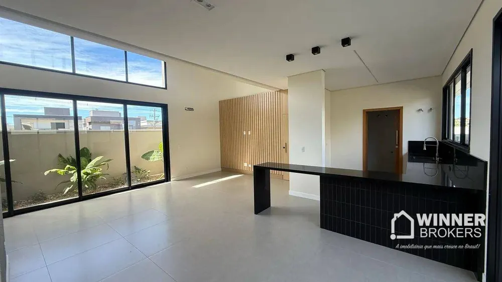 Sobrado, 3 quartos, 242 m² - Foto 1