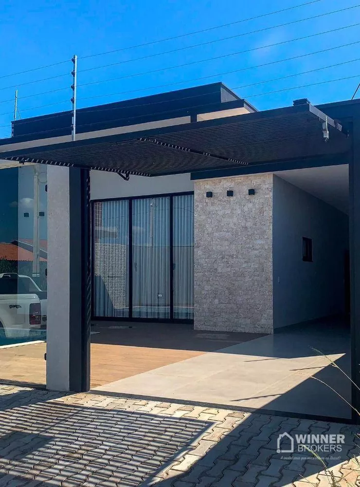 Casa à venda com 4 quartos, 228m² - Foto 1