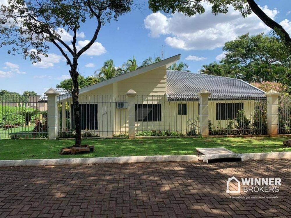Chácara à venda com 3 quartos, 196m² - Foto 1