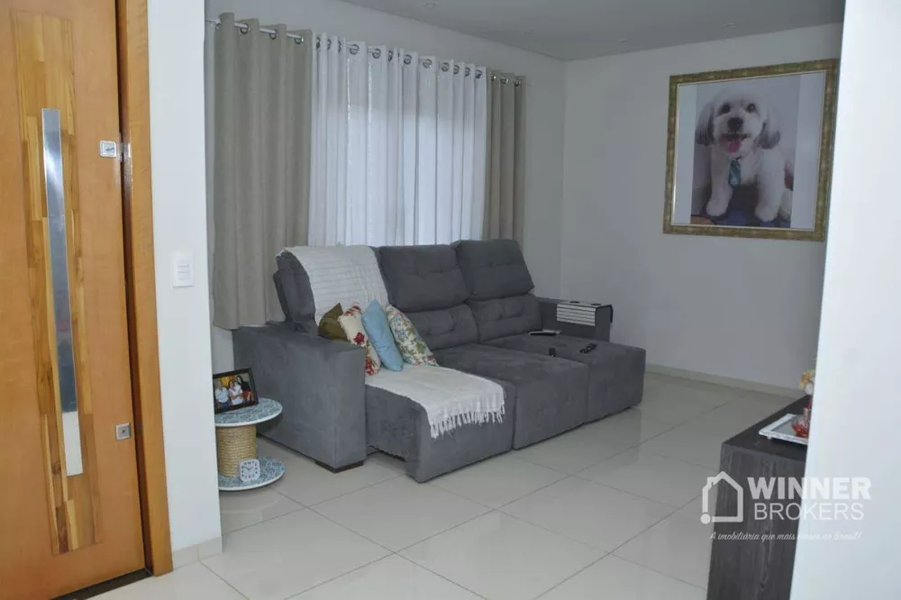 Casa à venda com 3 quartos, 214m² - Foto 2