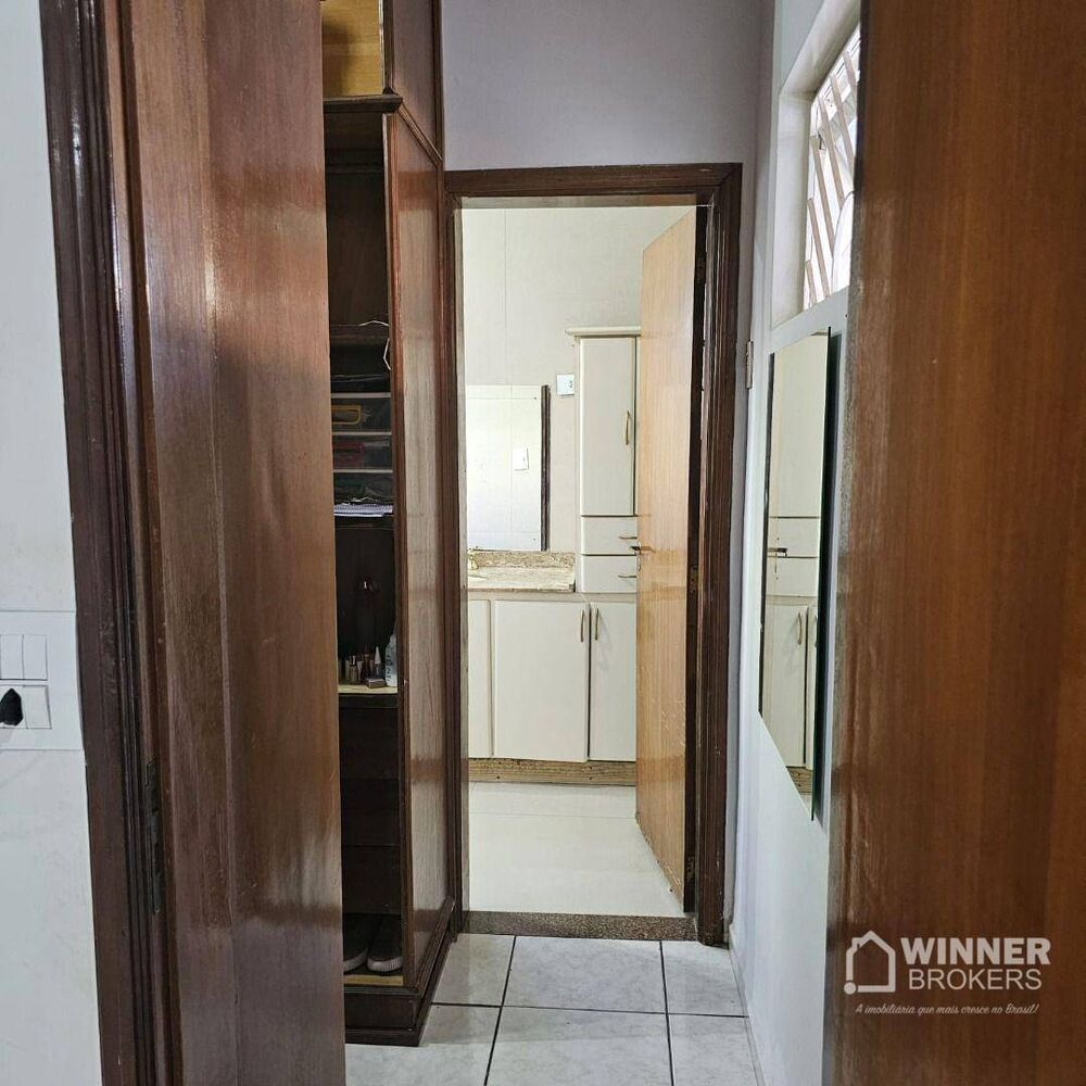 Casa à venda com 3 quartos, 356m² - Foto 14