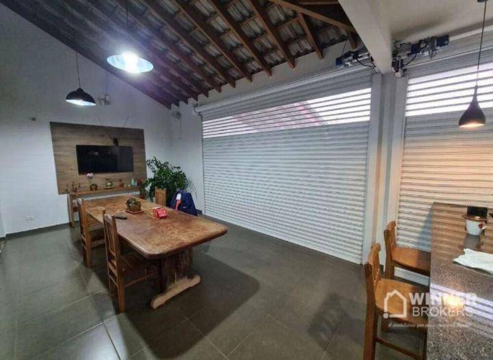 Casa à venda com 4 quartos, 247m² - Foto 3