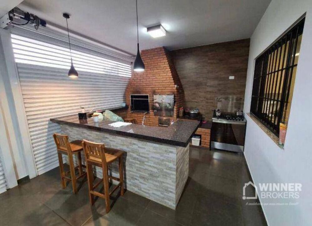 Casa à venda com 4 quartos, 247m² - Foto 4