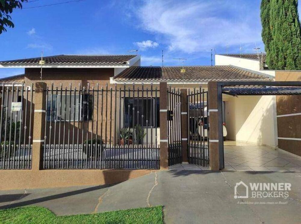 Casa à venda com 3 quartos, 159m² - Foto 1