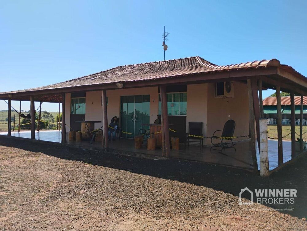 Sítio à venda com 3 quartos, 120m² - Foto 1